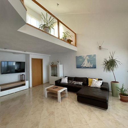 Luce Apartment Kali Bagian luar foto