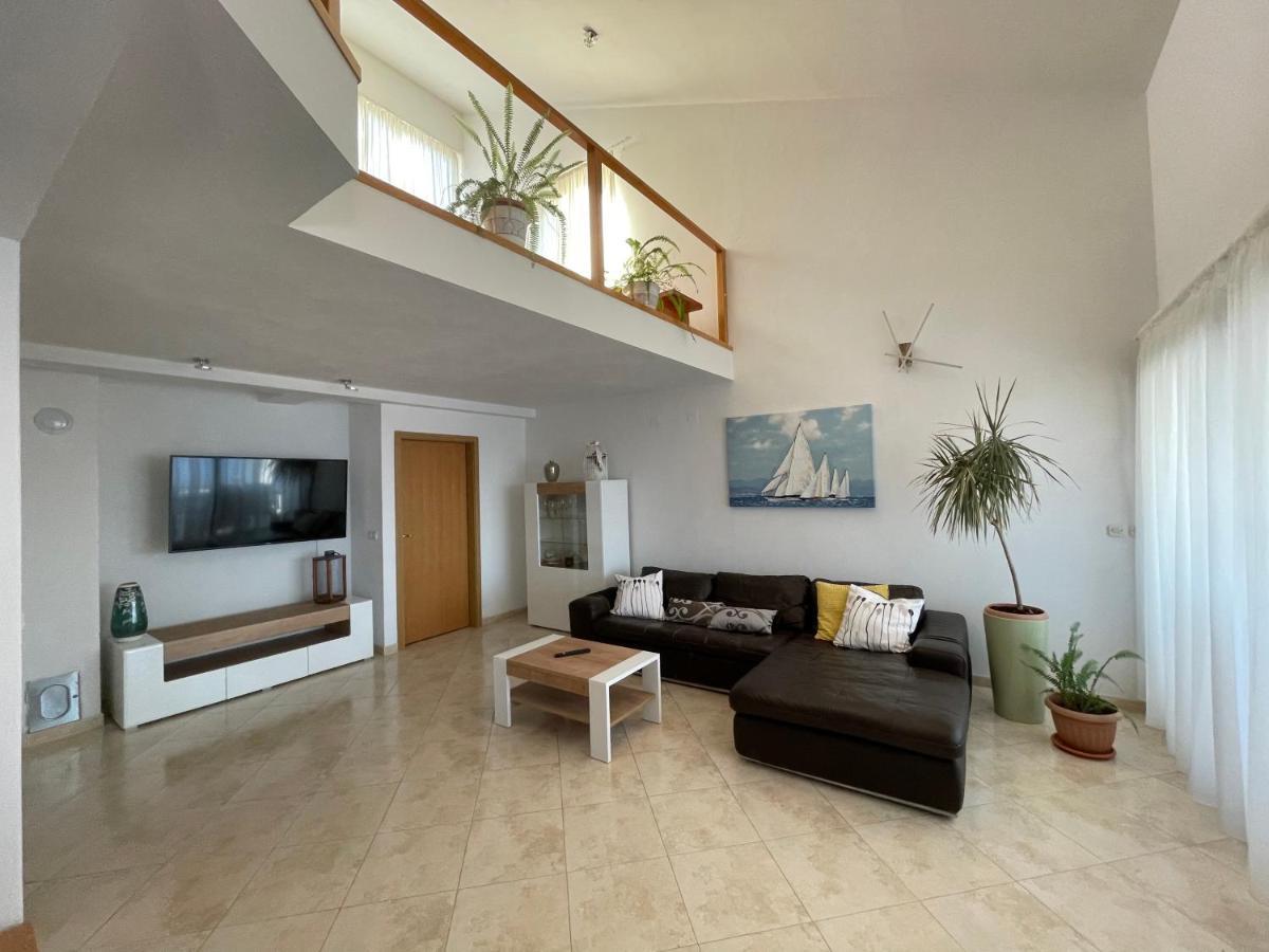 Luce Apartment Kali Bagian luar foto